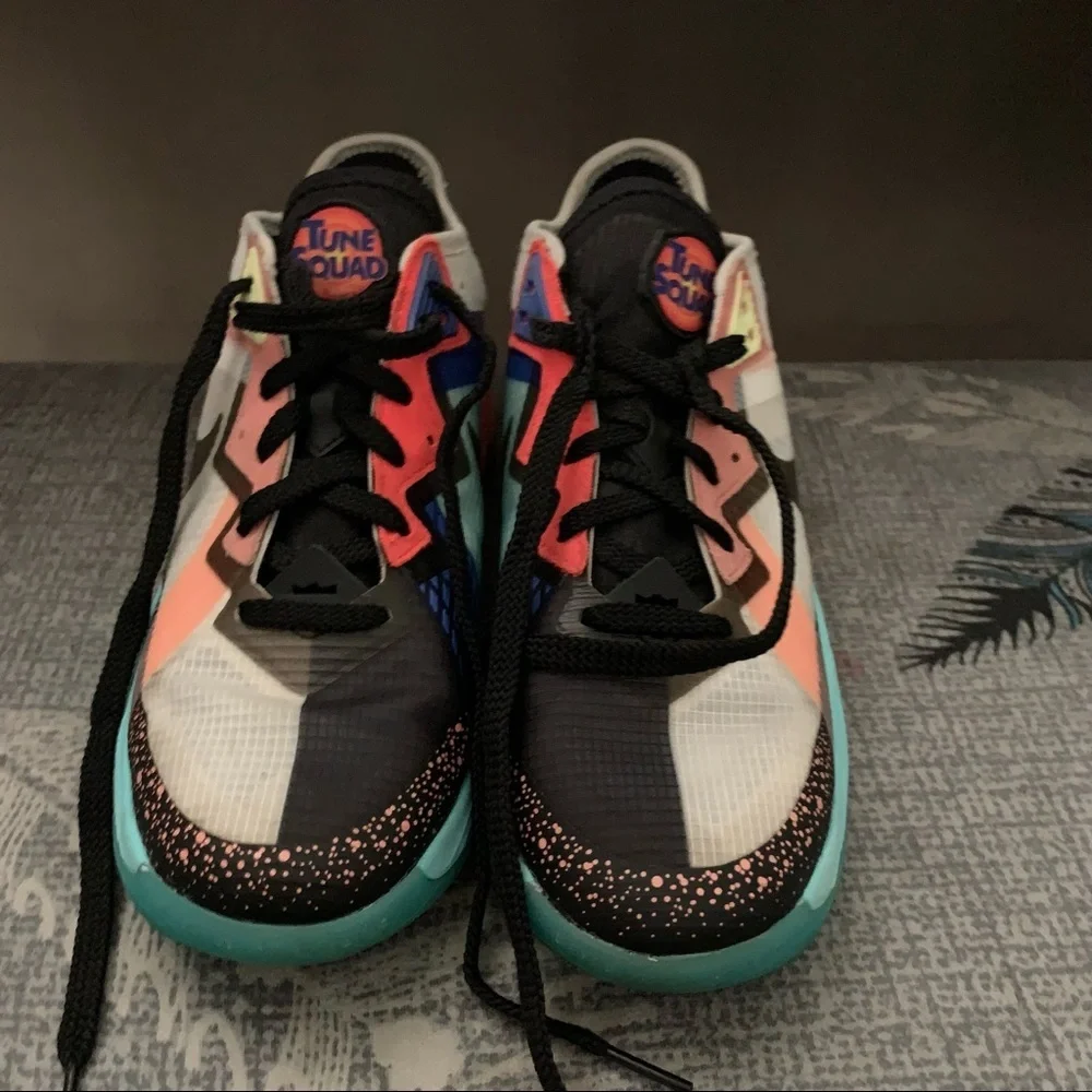 Nike lebron 18 Low GS x Space Jam “Lola Bunny” shoes